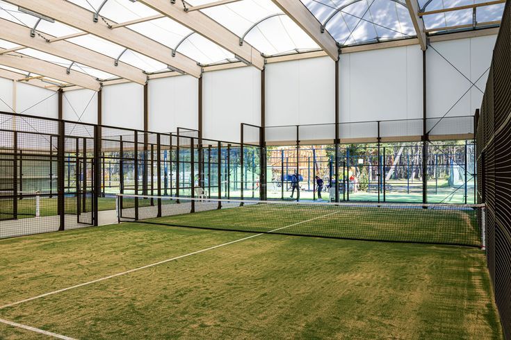 découvrez les techniques de construction innovantes pour les terrains de padel. apprenez tout sur les matériaux, les étapes de réalisation et les conseils d'experts pour créer des installations de qualité adaptées à ce sport en plein essor.